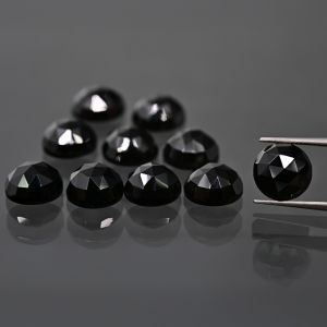 Runder Stein, Rosenschliff - Spinell 4 MM