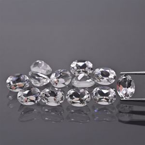 Ovaler Stein, Kegel - Weißer Topas 6x4 MM