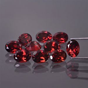 Ovaler Stein, Kegel - Granat 8x6 MM