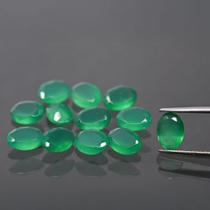 Ovaler Stein, Kegelschliff - Grüner Achat 7x5 MM